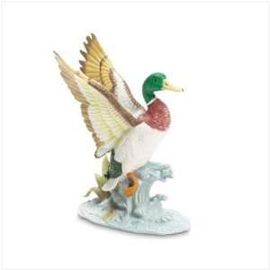  Mallard Landing in Lake Figurine 