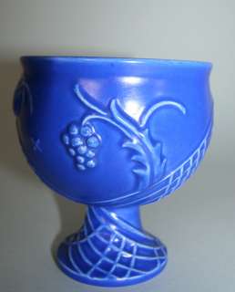  / Pokal / Aufsatzschale; Keramik glasiert in dunkelblau; zeigt 