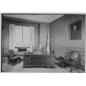   5th Ave., New York City. E.J. Beinecke, at desk 1945