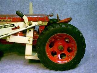   FARMALL 560 TRACTOR w/FRONT END LOADER CAST RIMS 2PT HITCH 1/16  
