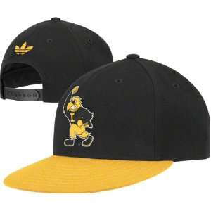  Iowa Hawkeyes adidas Originals Vault Logo Snapback Hat 