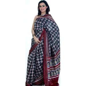 Black and Green Paan Patola Sari from Hyderabad (Double Ikat)   Pure 