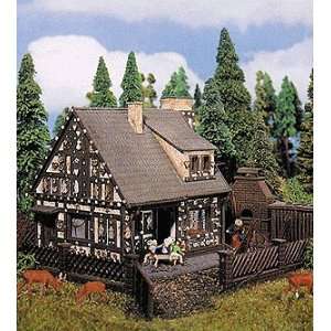  Vollmer HO House of the Witch Kit Toys & Games