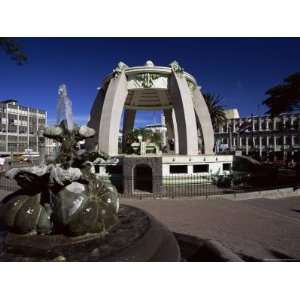  Fountain and Bandstand in the Parque Central on Avenida 2 