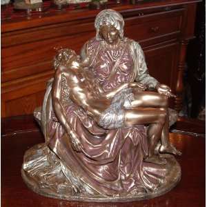 Michelangelos Pieta Statue Sculpture Madonna Jesus  