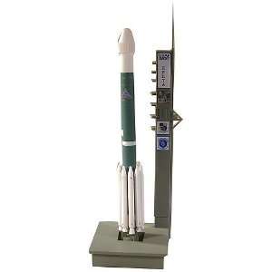  Replicarz DRW56243 Delta II Rocket with Launch Pad, Deep 