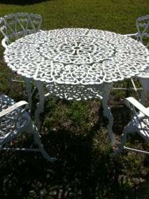 cast aluminum patiotable chairs i picked up this neat retro patio set 