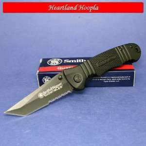  S&W Extreme Ops Linerlock Knife With Black Metal Handles 