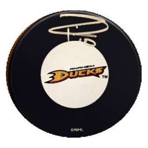  Corey Perry Autographed Puck   )