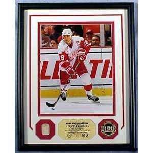  Detroit Red Wings Steve Yzerman Game Used Stick Photomint 