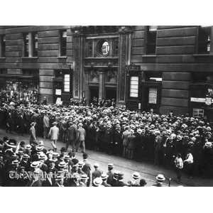  Gathering for News   1910