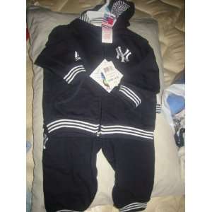  New York Yankees Baby Jog Set with Hooded Jacket and Pants 