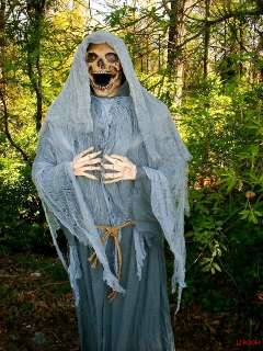 LIFESIZE ANIMATED REAPER of TRAPPED SOULS HALLOWEEN  