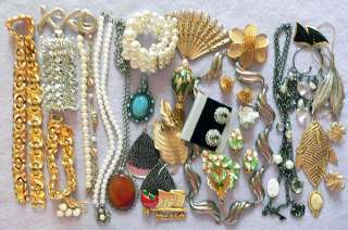 Box Lot of Old Costume Jewelry 710 PIECES, Signed & Unsigned NO REPAIR 