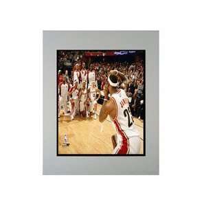  2009 Cleveland Cavaliers 11 x 14 Matted Photograph 