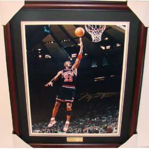 NEW Michael Jordan SIGNED Framed 16x20 LE/123 BULLS UDA  