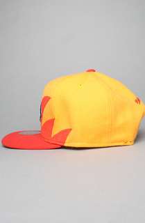 Mitchell & Ness The Kansas City Chiefs Sharktooth Snapback Hat in Red 