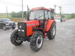 2004 MASSEY FERGUSON 4824 TRACTOR WITH CAB AND AIR.  ONLY 