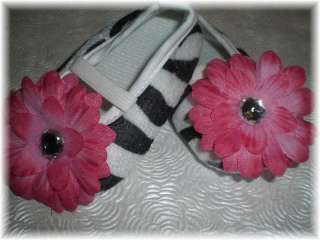 ZEBRA Pink Daisy Baby Crib Shoes 0 3, 3 6 or 6 12 Month  