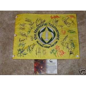Lee Janzen Fred Couples Mike Weir & 31 Signed Flag GAI   Autographed 
