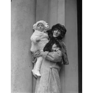  1922 Photograph of Margot Asquith & Princess Priscilla 