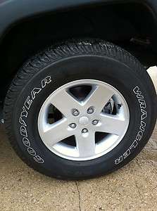 Jeep Wrangler JK 17 OEM Wheels w/ Goodyear Tires 2007   2012  
