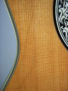 Ovation 1612 4 Vintage Acoustic Electric Guitar + Case  