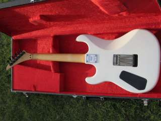 Kramer Baretta 1 Electric Guitar 1980s Shred White Point Headstock 