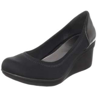 Kenneth Cole REACTION Womens Worth The Time Wedge Pump   designer 