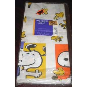   Snoopy Party Table Cover, Table Cloth, Tablecover Toys & Games