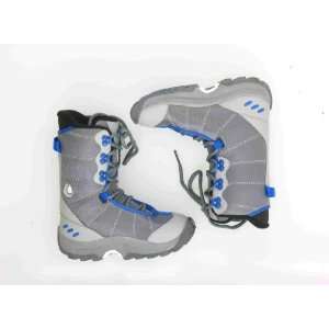  New Liquid Hot Rod Snowboard Boots Kids Size 3 Sports 